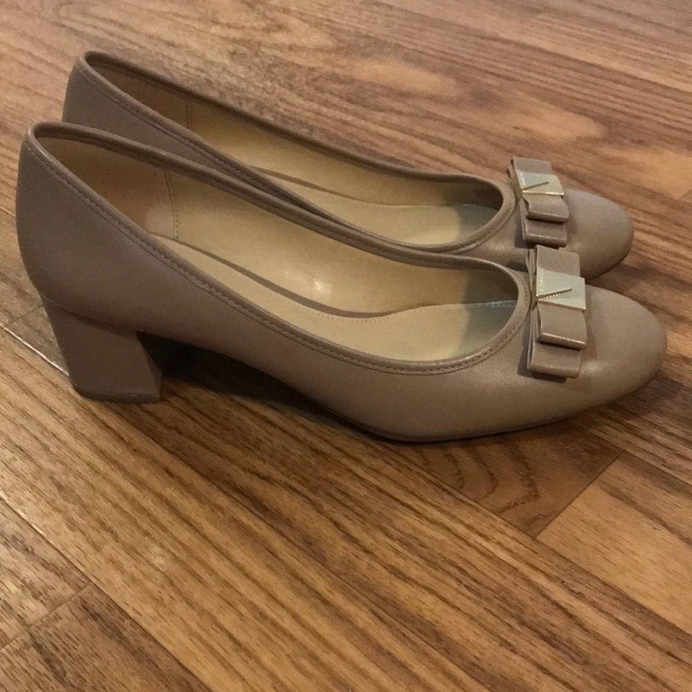 Michael Michael Kors Caroline Mid Nude Pumps